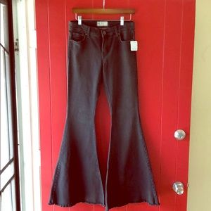 *NWT* ✌️☮️ Free People Black Bellbottom Jeans